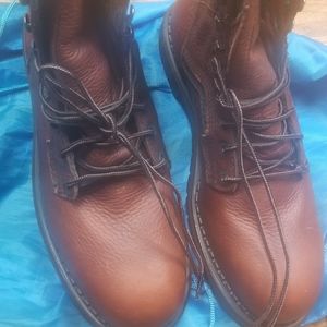 Work boots (redwing)